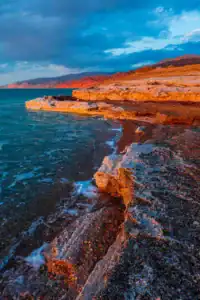 El mar Muerto al atardecer en Jordania