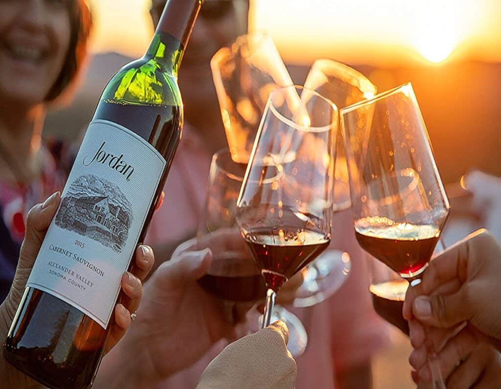 Degustazione di vini giordani in un ambiente elegante